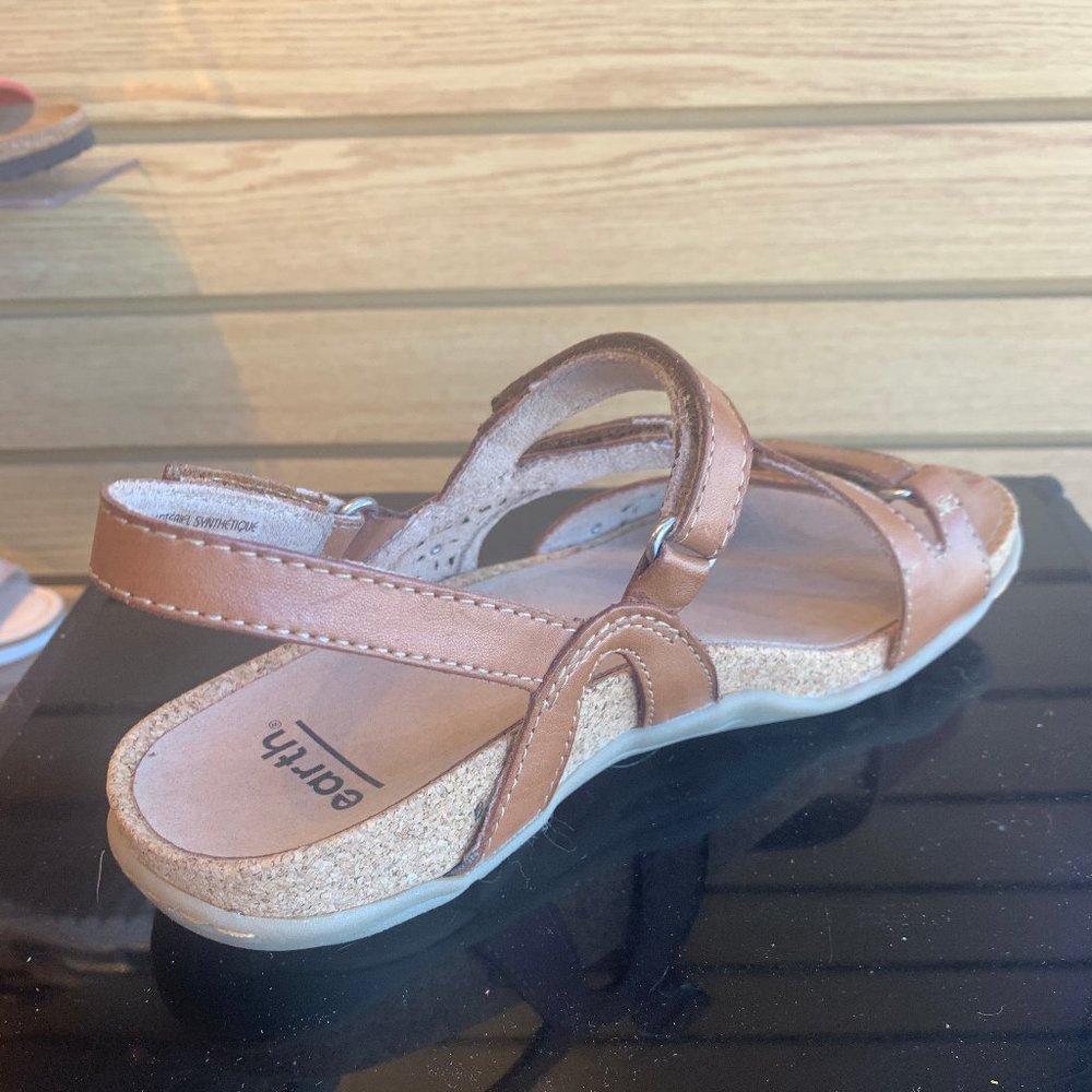 SANDALS! - Picture 4 of 5